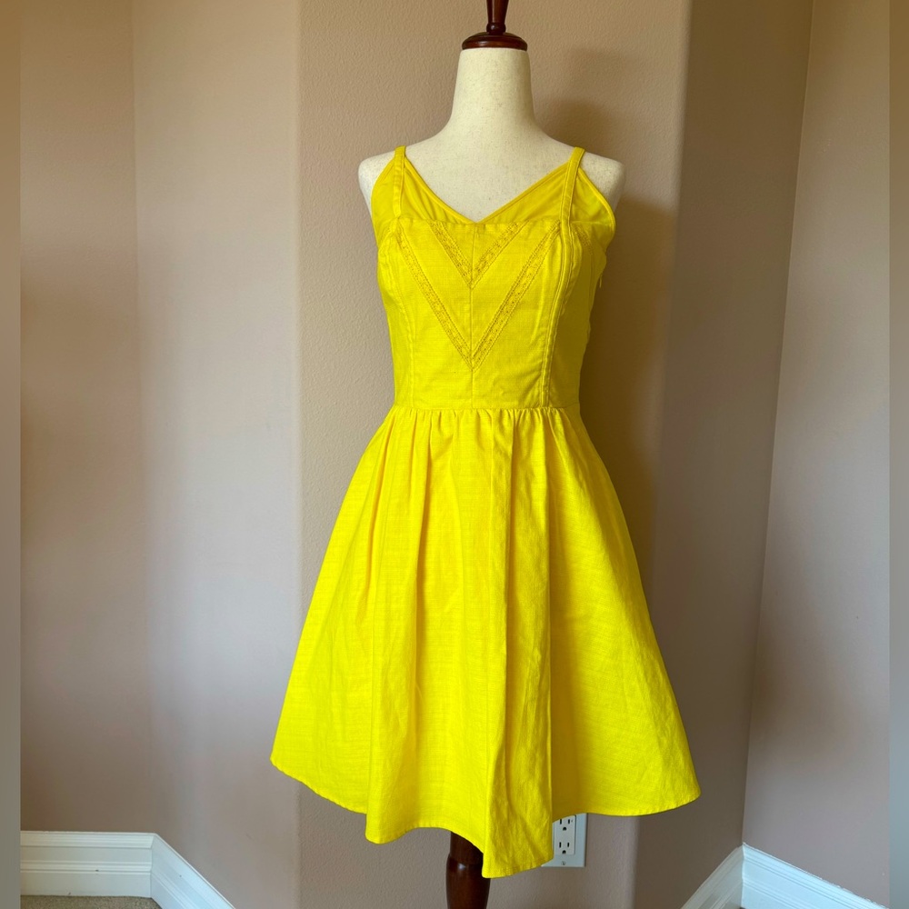 Jessica Simpson Vibrant Yellow Textured Fabric with pockets